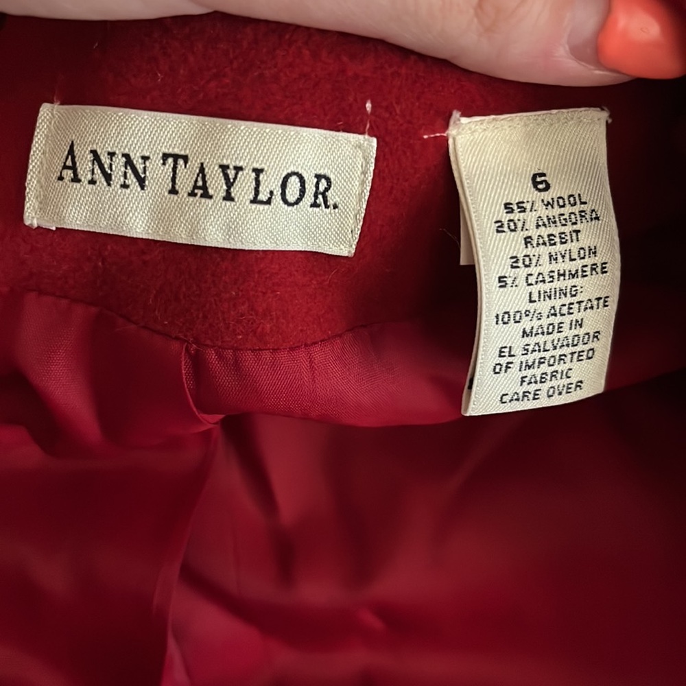 Red jacket - Picture 2 of 3
